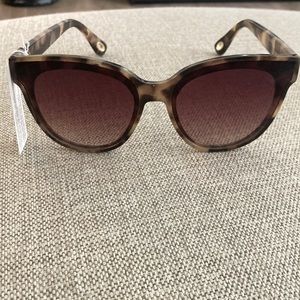tortoiseshell sunglasses